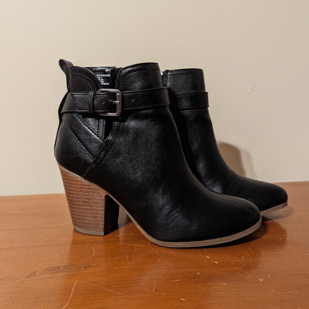 Time and TRU booties size 7
